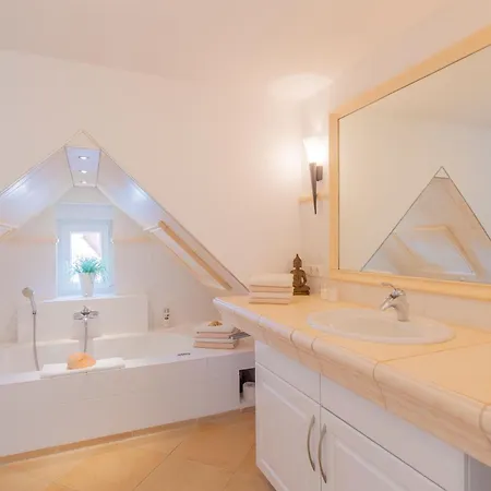 Haus Sonne _ * Sierksdorf